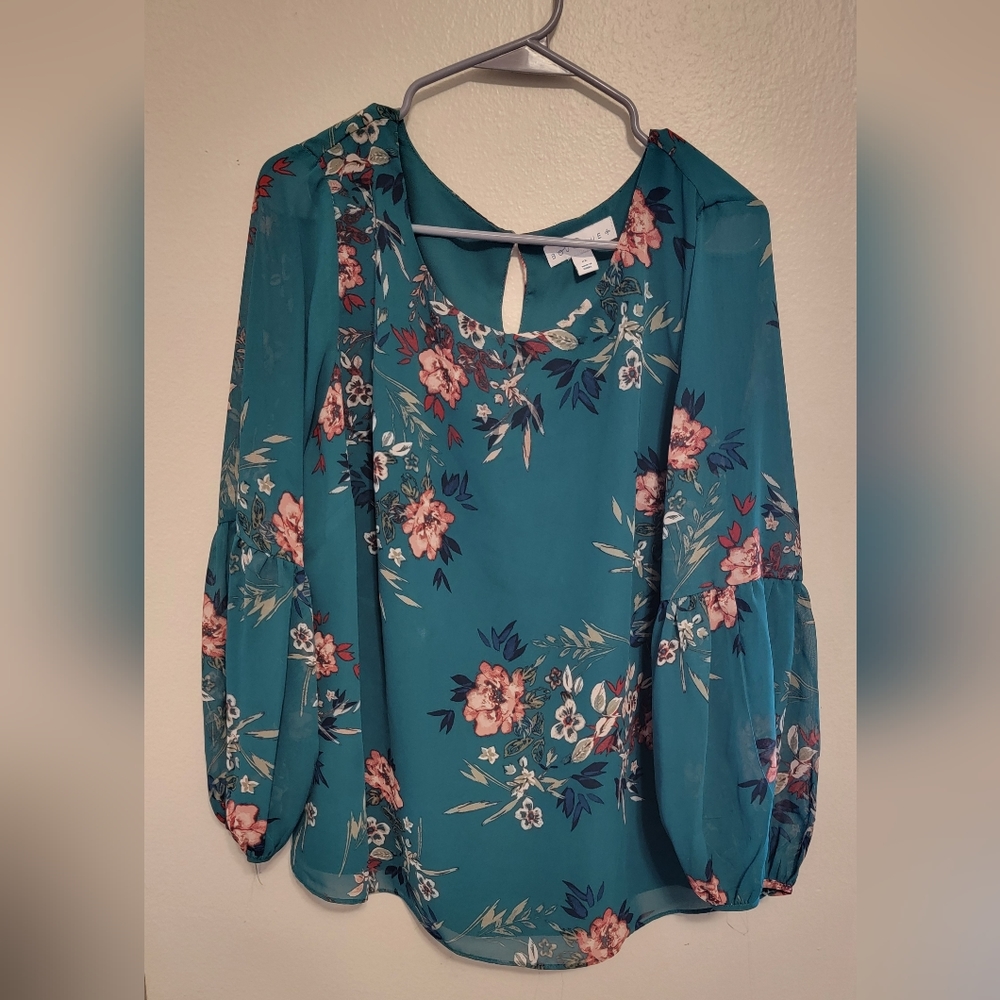 Boutique green flower blouse